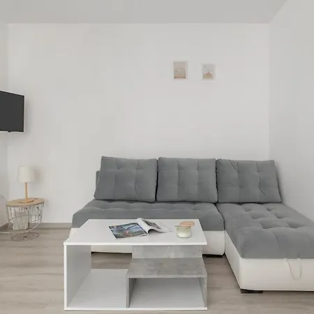 Bazantow Studio With Balcony Katowice By Noclegi Renters Exterior foto