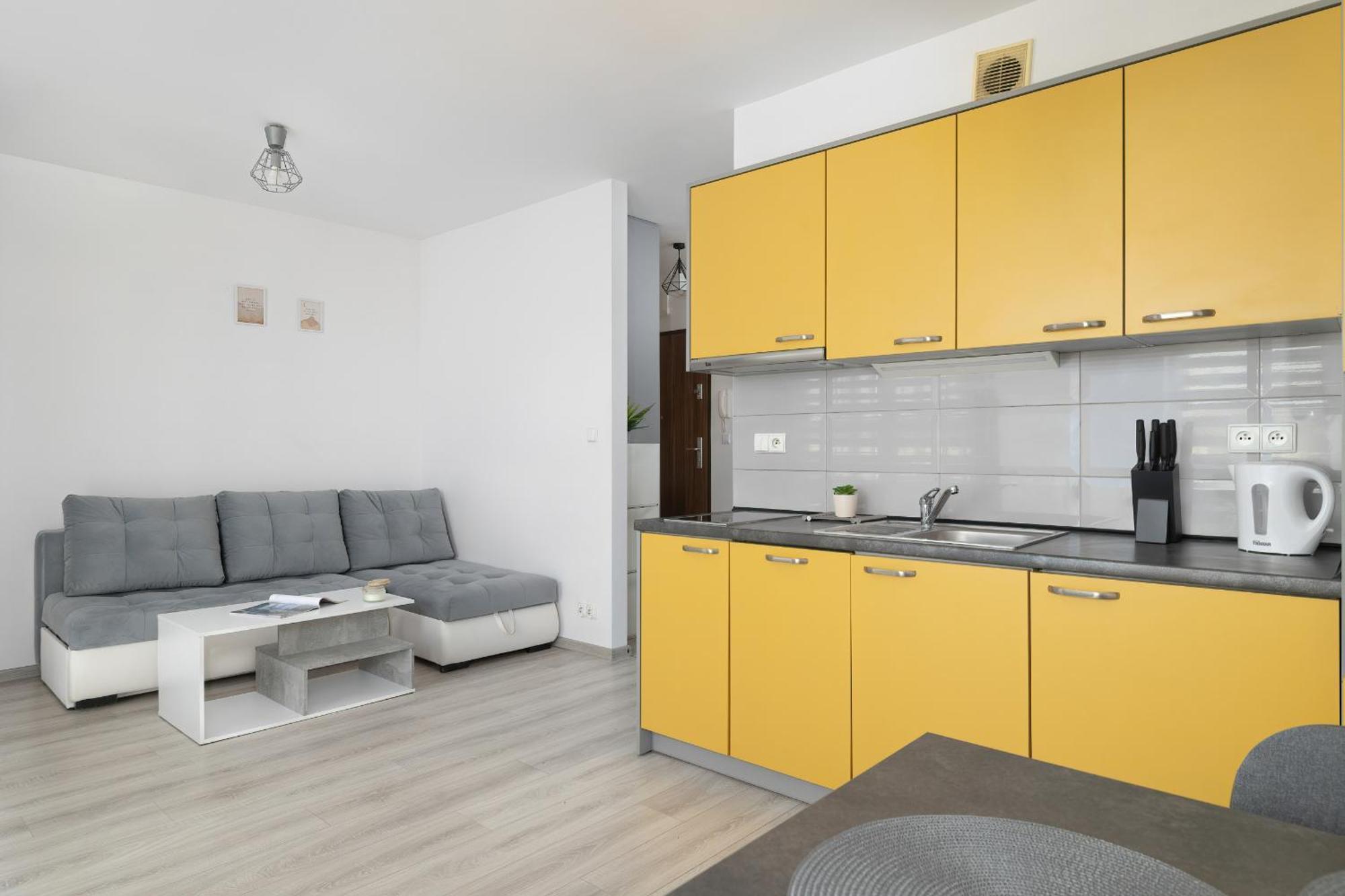 Bazantow With Balcony By Renters *