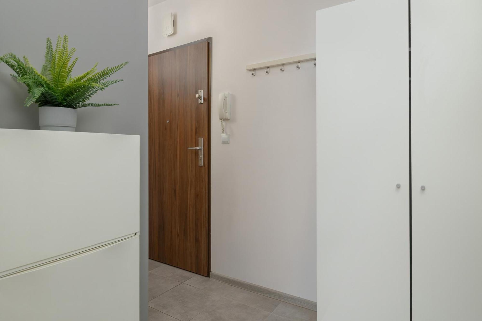 Bazantow With Balcony By Renters Apartment
