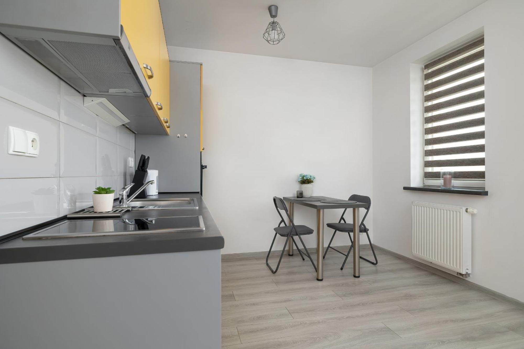 Bazantow With Balcony By Renters Apartment Kattowitz